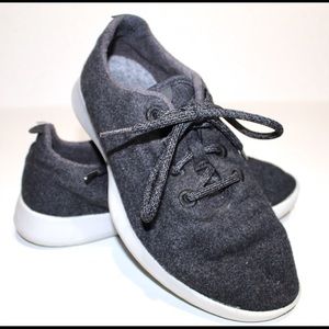 ALLBIRDS WOOL RUNNERS WOMANS SIZE 9